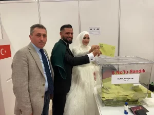  Almanya'da yaşayan Aslı ve Mikail Kaba, nikah töreni öncesi