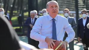 Cumhurbaşkanı Recep Tayyip Erdoğan, açılış için gittiği Ümraniye Millet Bahçesi'nde