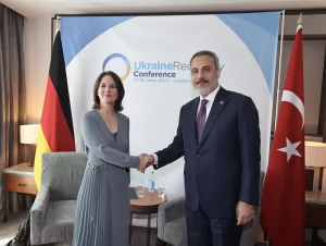 Dışişleri Bakanı Hakan Fidan, İngiltere'nin ev sahipliğinde gerçekleştirilen Ukrayna İyileştirme