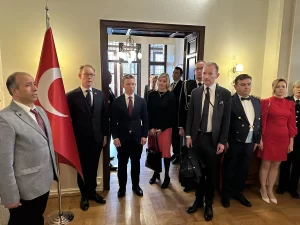 İsveç Dışişleri Bakanı Tobias Billström, 29 Ekim Cumhuriyet Bayramı'nı kutlayarak