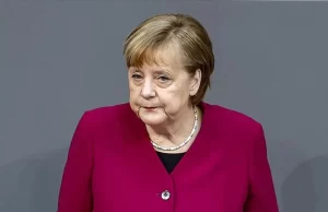 Almanya Başbakanı Angela Merkel, yeni tip virüs salgınının üçüncü dalgasında