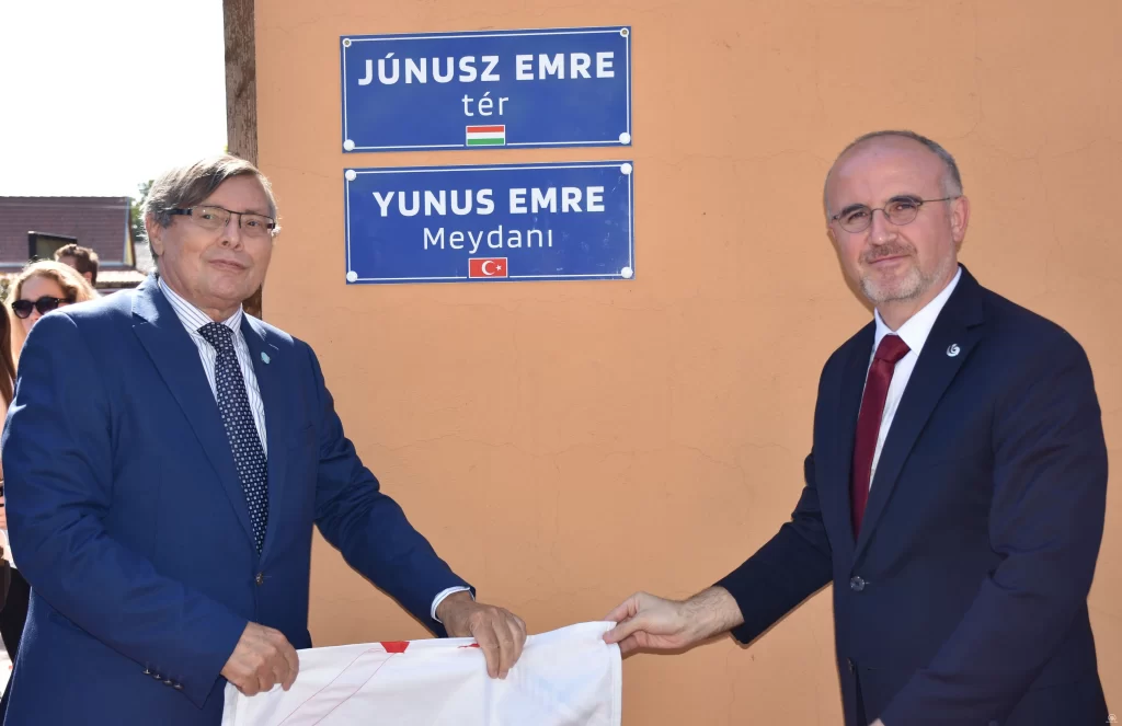 Yunus Emre'nin ismi Macaristan'ın Zigetvar kentinde bir meydana verildi