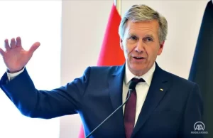 Eski AlmanyaCumhurbaşkanı Christian Wulff, ülkesindeki göçmen çocuklarının sporda, kültürde, bilimde,