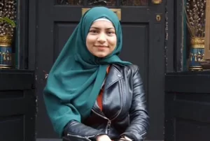 Almanya'da başörtülü Türk bir üniversite öğrencisi, derste kıyafeti nedeniyle profesörün