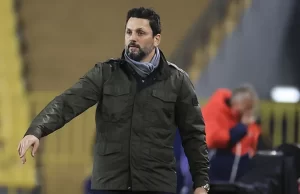 Fenerbahçe Kulübü, teknik direktör Erol Bulut ile karşılıklı anlaşılarak yolların