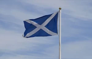 İskoçya'nın Glasgow kentinde halk, sınır dışı edilmek istenen 2 Müslümanın