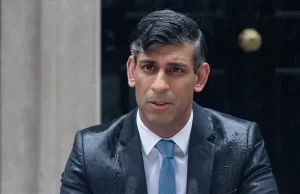 İngiltere Başbakanı Rishi Sunak, partisinin aldığı seçim mağlubiyetinin ardından istifasını