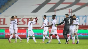 Süper Lig'in 25. haftasında Trabzonspor, Gaziantep'i 1-0 yendi.
