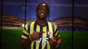 Fenerbahçe Kulübü, Belçikalı forvet Michy Batshuayi'yi 2+1 yıllığına kadrosuna kattığını