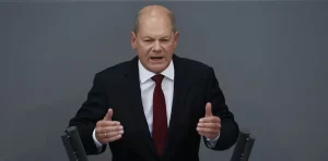 Almanya Başbakanı Olaf Scholz, işverenlerin, çalışanlarına enflasyonla mücadelede destek olması