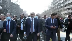 Ermenistan Genelkurmay Başkanlığı, Paşinyan’a yönelik istifa çağrısına ilişkin pozisyonlarının değişmediğini,