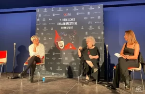 Oyuncu Ayşenil Şamlıoğlu: "Tiyatro aslında bilinçli şizofrenidir. Şizofrenide kişi kimliğini