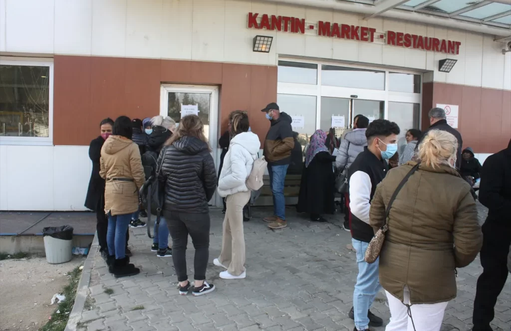 Edirne’ye gelen Yunan misafirler için PCR test birimi kuruldu