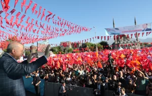 "Kayseri'ye söz verip de yerine getirmediğimiz hiçbir iş yoktur. Eksikleri