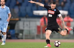 Bordo-mavili kulüp, serbest statüdeki futbolcuya her bir sezon için 1,5