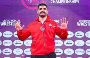 Milli güreşçi Taha Akgül, elde ettiği 8. Avrupa şampiyonluğuyla Bulgar
