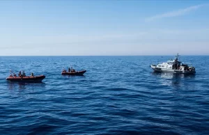 Avrupa Parlamentosu (AP) milletvekilleri, Ege Denizi'nde Yunanistan'ın göçmenleri denizde geri