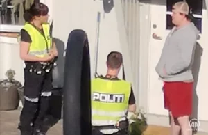 Norveç'in Kongsberg kasabasında, 2 gün önce bir marketin yakınında oklu