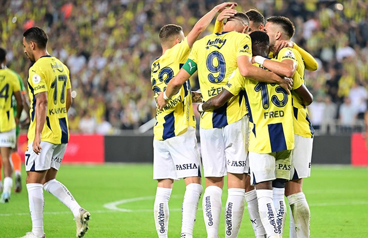Fenerbahçe, puan almaya başladı
