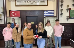 Gümülcine Türk Gençler Birliği bünyesinde Yeni Nesil Kolu üyeleri dijital