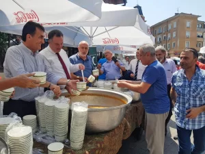 Osmangazi Belediyesi’nin Bulgaristan’ın Filibe kentinde düzenlediği toplu sünnet şöleninde, 100