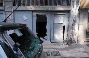 Yunanistan'ın başkenti Atina'da bir mescide yerleştirilen el yapımı patlayıcı madde