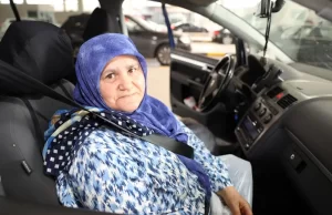Yıllık izinlerini Türkiye'de geçirmek isteyen gurbetçilerin, Kapıkule Sınır Kapısı'ndan yurda