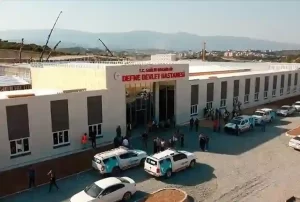 Kahramanmaraş merkezli depremlerden etkilenen Hatay'da 24 Mart'ta temeli atılan 300