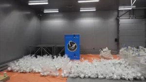 Hollanda polisi, Rotterdam Limanı'nda düzenlediği operasyonda 1,5 ton uyuşturucu ele