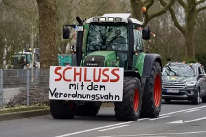 Almanya’nın Düsseldorf kentinde çiftçiler, Sosyal Demokrat Parti (SPD), Yeşiller ve