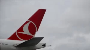 THY Basın Müşaviri Yahya Üstün, Twitter'dan yaptığı açıklamada, olumsuz hava