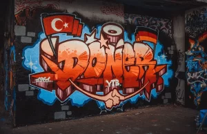 Alman rap sanatçısı Krom ve Türk vatandaşı Cumhur Frankfurt, Türkiye’den