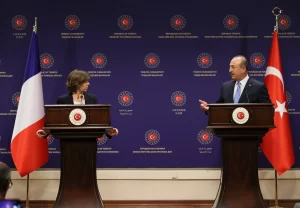Dışişleri Bakanı Mevlüt Çavuşoğlu, Fransız mevkidaşı ile Ankara'da bir araya