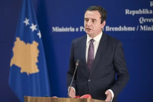 "Kosova Hükümeti, kuzeydeki barikatlar kaldırılıp oradaki yollarda tam hareket özgürlüğü