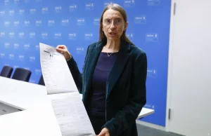 Almanya'da halk, genel seçimlerde 20. Dönem Federal Meclisi ve dolayısıyla