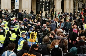 İngiltere’nin başkenti Londra’da, polise gösterilere müdahalede daha fazla yetki veren