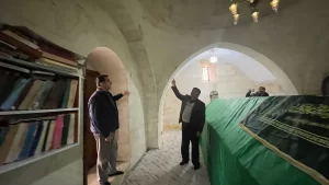 Felaketi 83 camiden 17'si hasarsız atlatırken şehrin önemli ziyaretgahları arasında