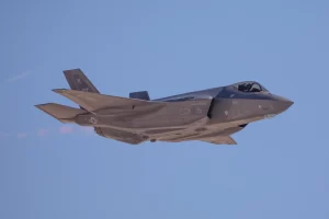  Yunanistan'da Meclis Silahlanma Komisyonu, 20 F-35 satın alınması ve Constellation