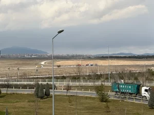 Konya'da düşen askeri eğitim uçağının pilotu sağ kurtuldu, uçağın düştüğü