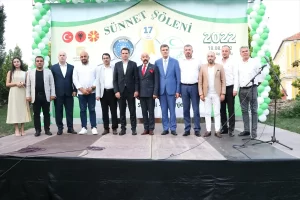 Kuzey Makedonya'nın başkenti Üsküp'te toplu sünnet şöleni gerçekleştirildi. 
