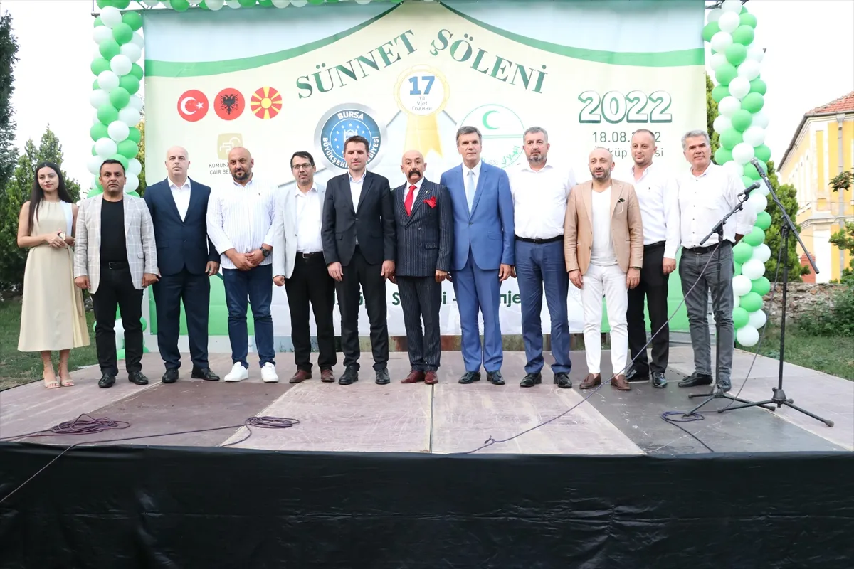 Kuzey Makedonya'nın başkenti Üsküp'te toplu sünnet şöleni gerçekleştirildi. 