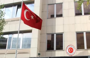 Fransa'da Türkiye'nin Marsilya Başkonsolosluğuna molotofkokteyli ile saldırı düzenlendi.
