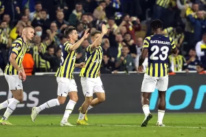 Fenerbahçe, UEFA Avrupa Ligi B Grubu'nun 5. haftasında 3-0 geriye