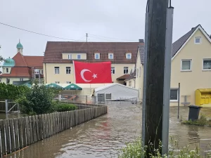 Almanya'nın güneyinde Münih kenti yakınındaki Schrobenhausen beldesinde meydana gelen sel