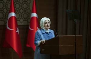 Cumhurbaşkanı Recep Tayyip Erdoğan'ın eşi Emine Erdoğan, Yükseköğretim Kurumları Sınavı'na