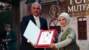 Emine Erdoğan, "Asırlık Tariflerle Türk Mutfağı" kitabının Gourmand Dünya Yemek