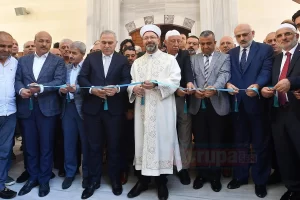 Parmakkapı Kazasker Mehmet Efendi Camii'nin resmi açılışını gerçekleştiren Diyanet İşleri