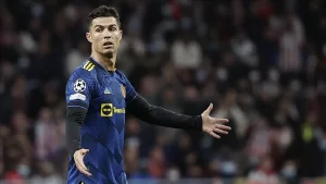 Portekizli yıldız futbolcu Cristiano Ronaldo, kulübü Manchester United'dan atılmaya çalışıldığını