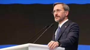 Cumhurbaşkanlığı İletişim Başkanı Altun, "Charlie Hebdo ve türevlerine sesleniyorum. Ne