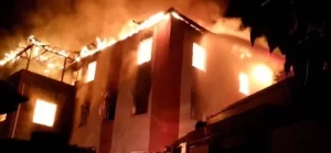 Adana'da kız öğrenci yurdunda çıkan yangında, 11'i kız öğrenci ve